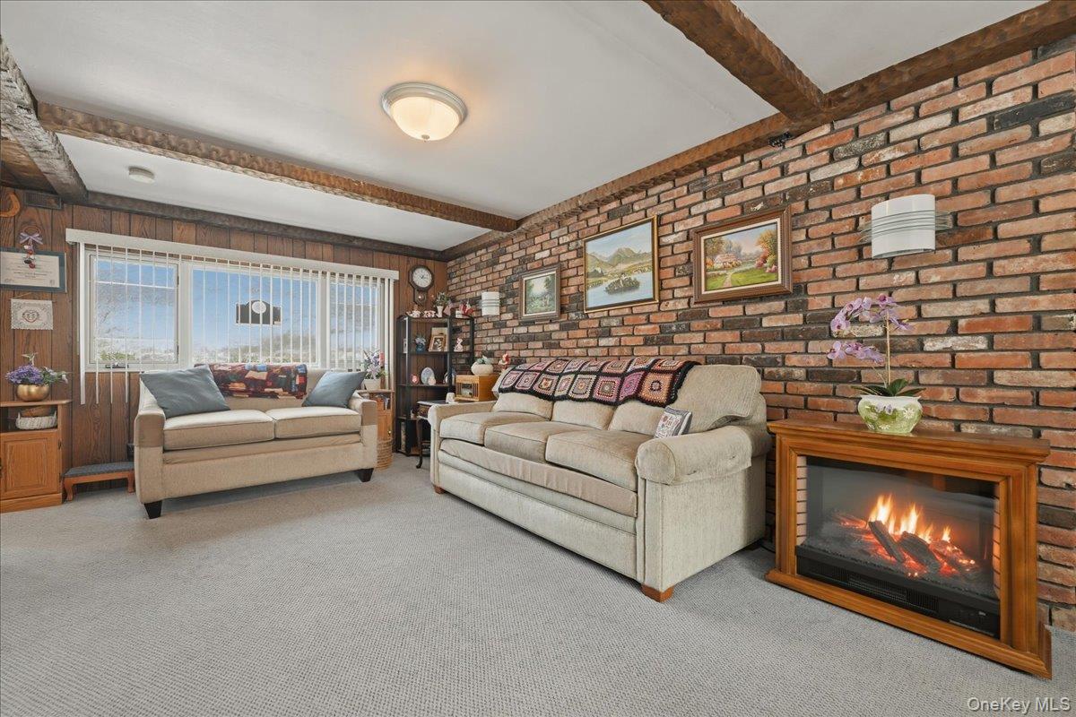 #14 photo, 366 Clearmeadow Drive, מחוז נסאו East Meadow , NY 11554