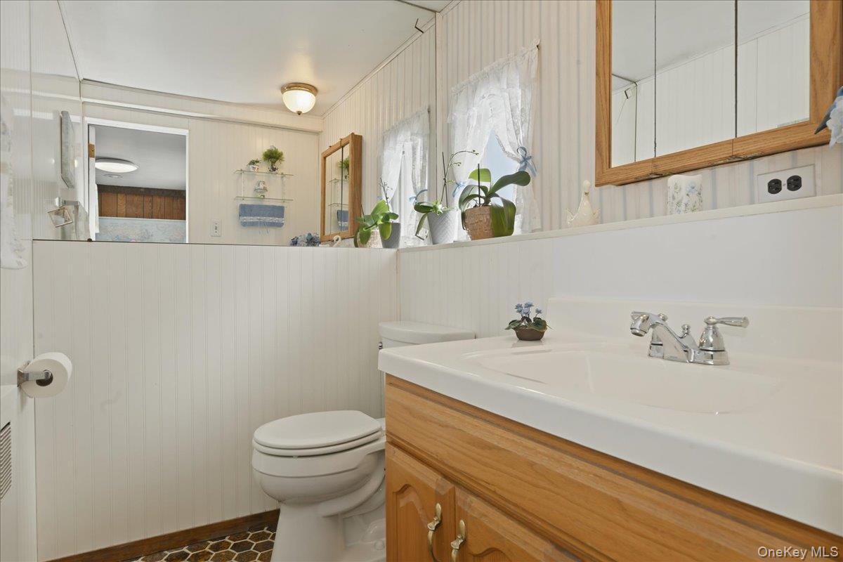 #17 photo, 366 Clearmeadow Drive, מחוז נסאו East Meadow , NY 11554