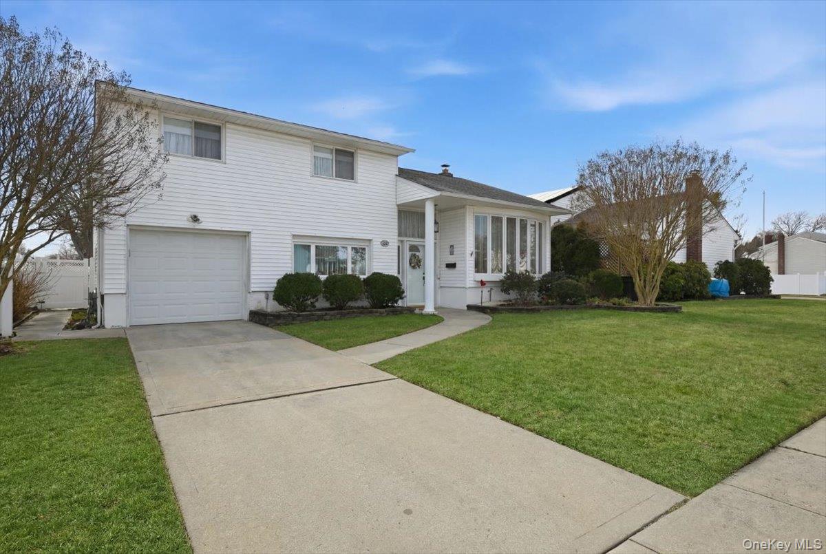 #2 photo, 366 Clearmeadow Drive, מחוז נסאו East Meadow , NY 11554