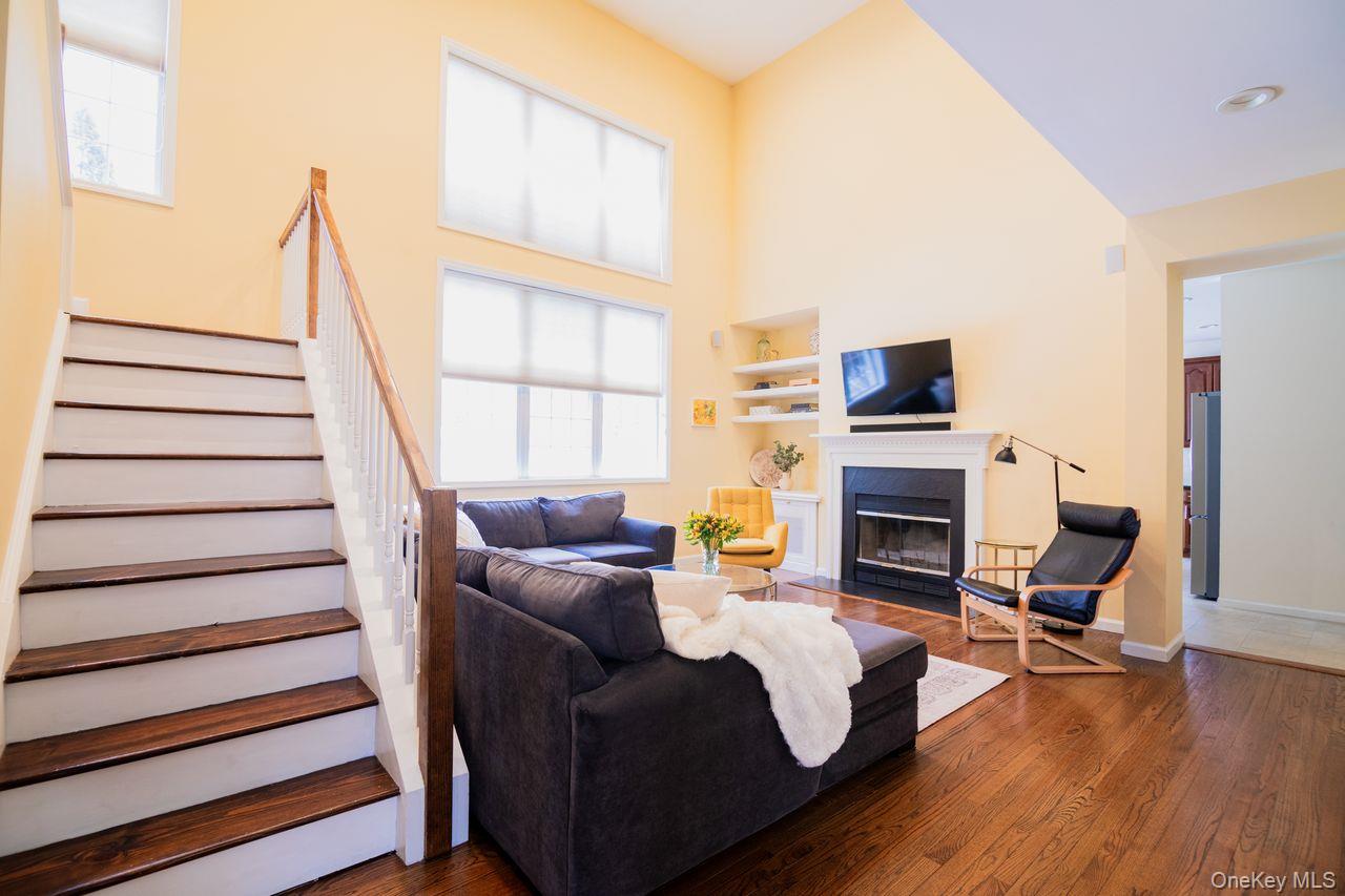 #14 photo, 141 Friendship Court, White Plains , NY 10603