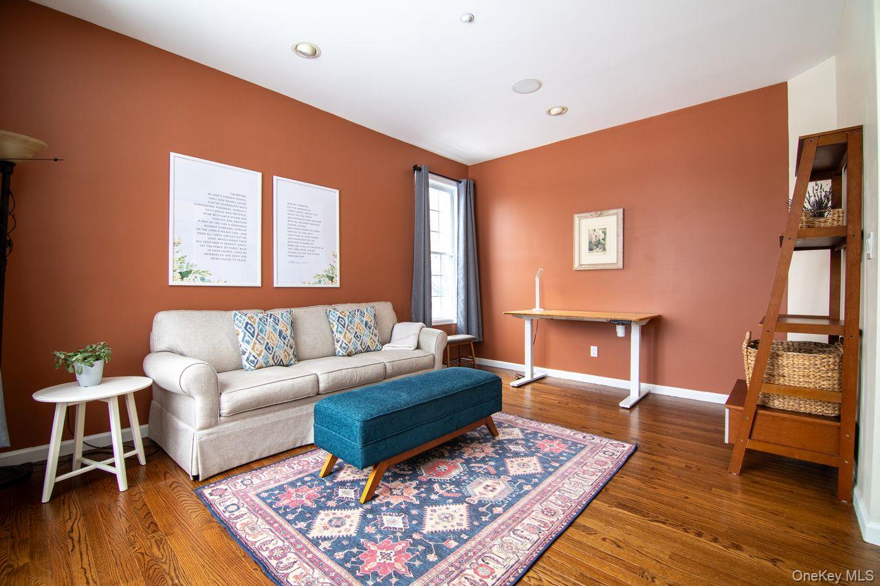 #8 photo, 141 Friendship Court, White Plains , NY 10603