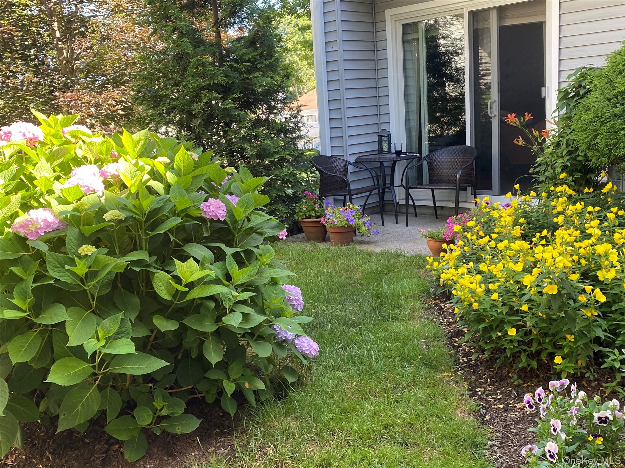 #1 photo, 208 Harris Road, Bedford Hills , NY 10507