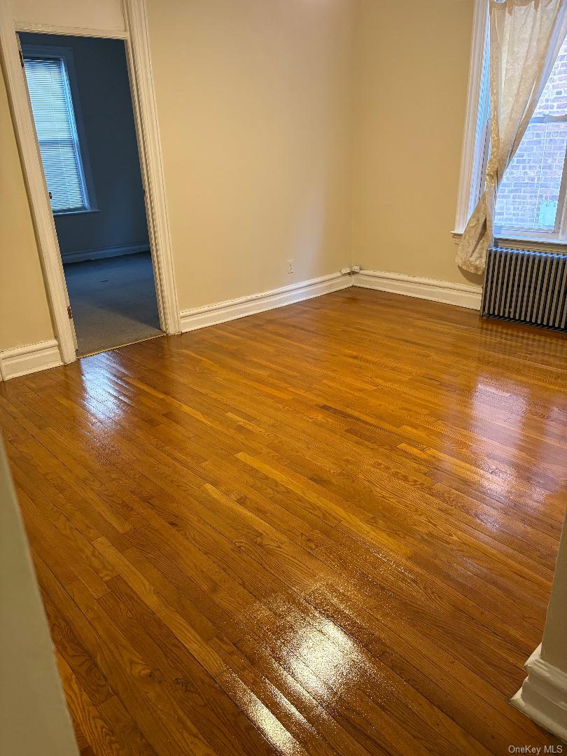 #7 photo, 3306 Seymour Avenue, Bronx , NY 10469