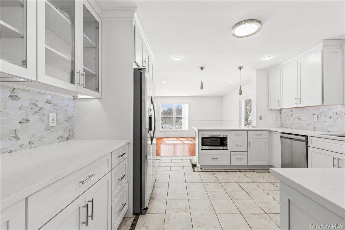 #6 photo, 44 Greenvale Circle, White Plains , NY 10607