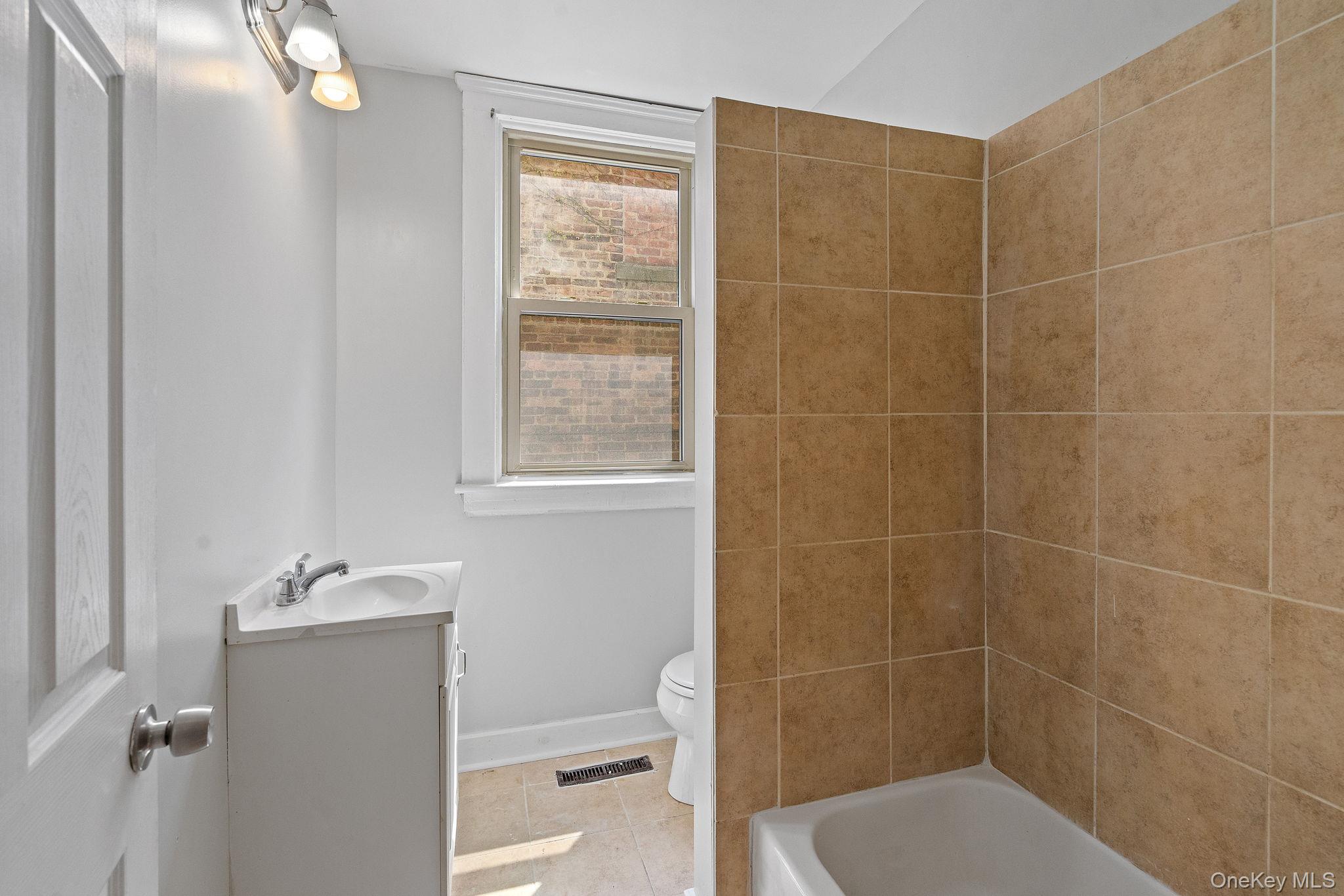 #11 photo, 238 sheridan Avenue, Call Listing Agent , NY 12210