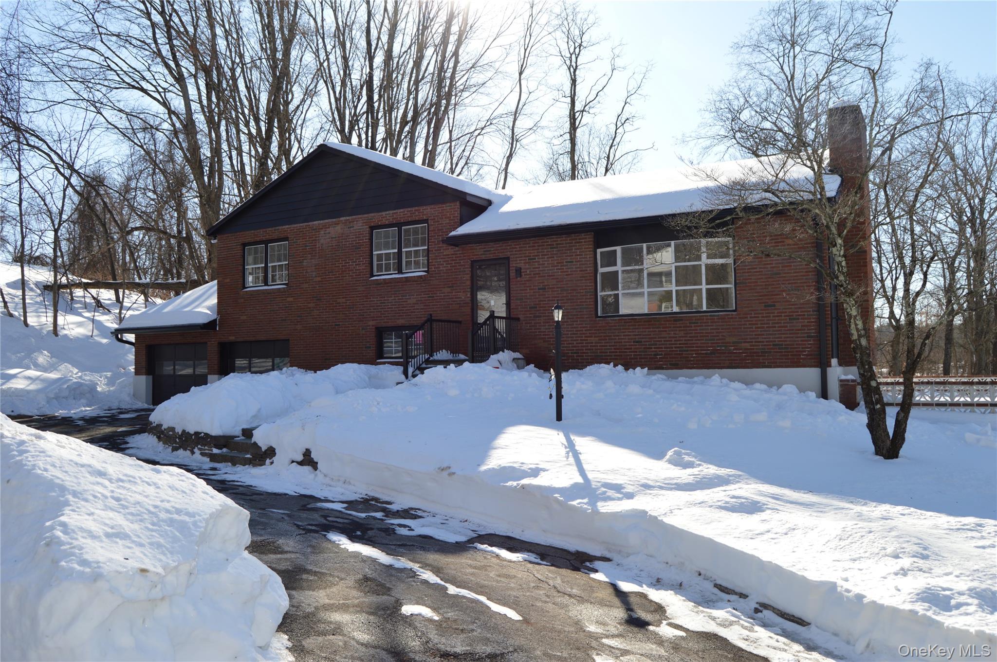 #1 photo, 108 Flower Hill, 紐約州 Kingston , NY 12401