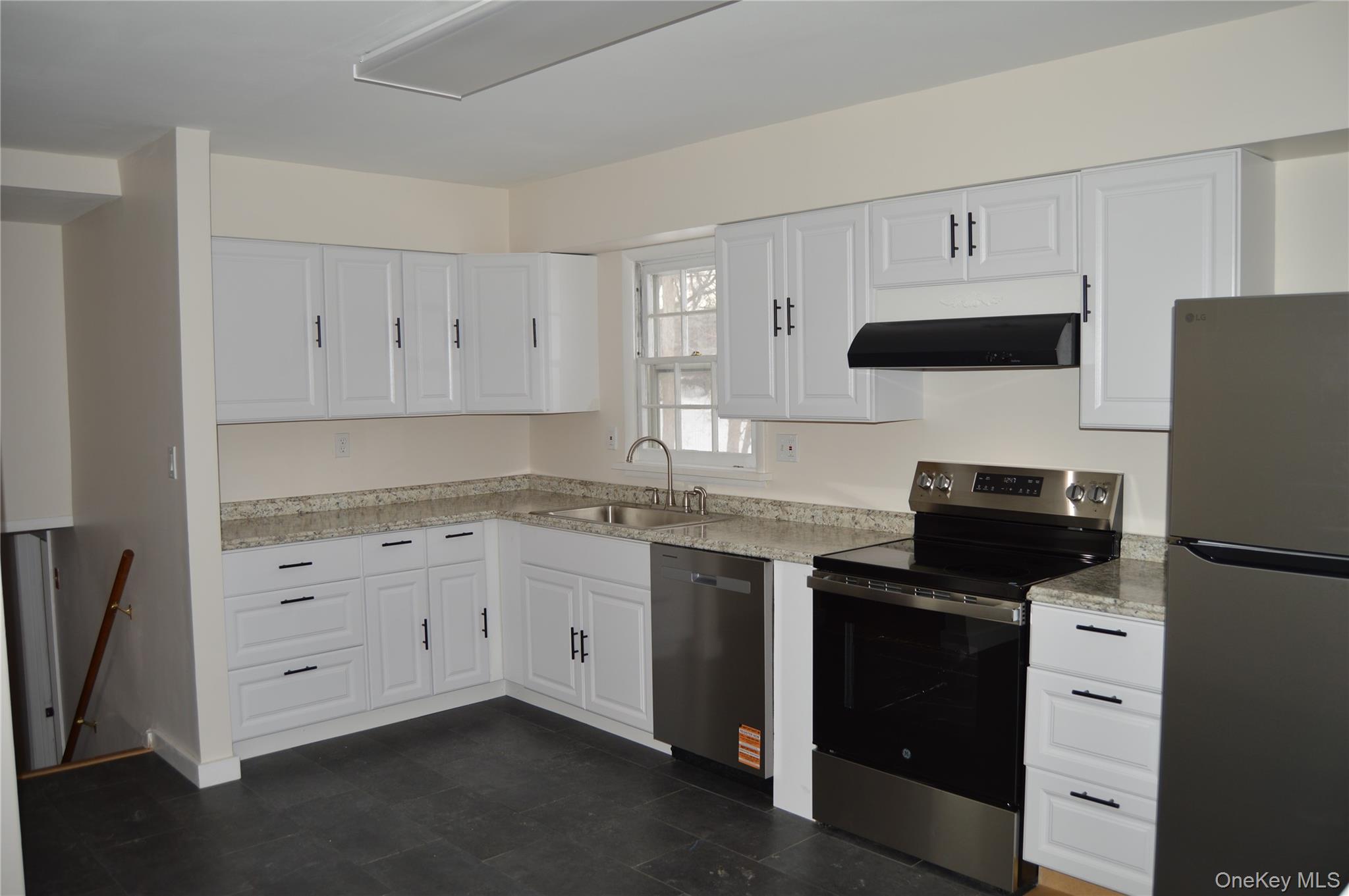 #2 photo, 108 Flower Hill, 紐約州 Kingston , NY 12401