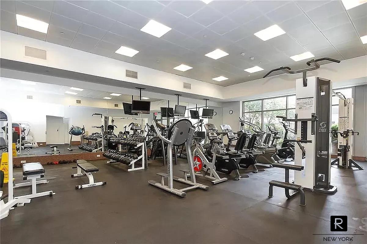 #19 photo, 300 W 135th Street, West Harlem , NY 10030