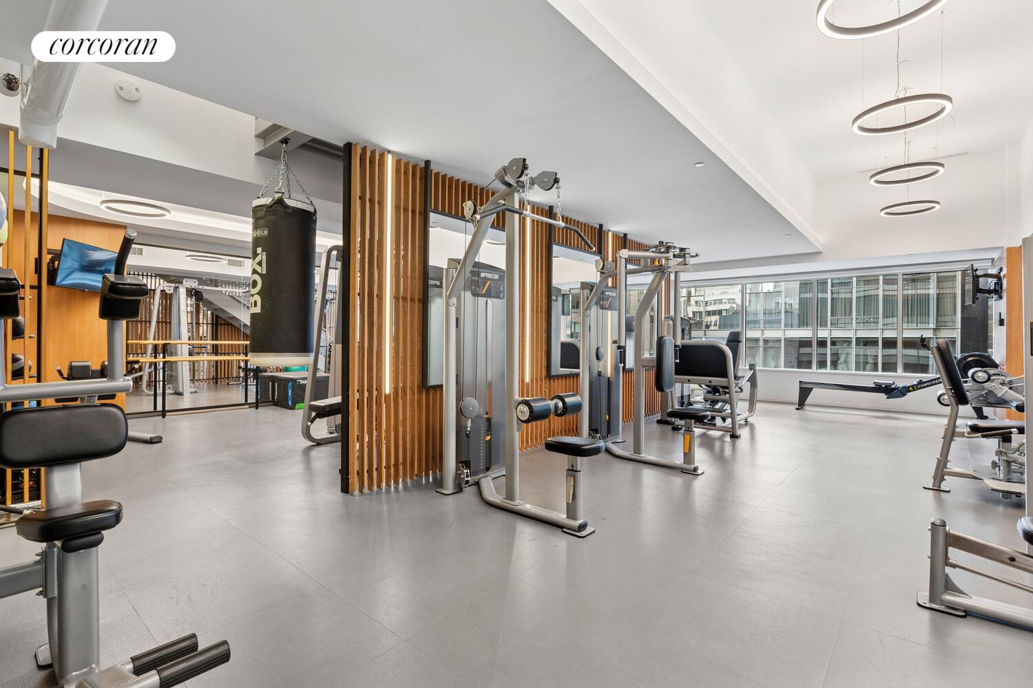 #12 photo, 15 W 53RD Street, Midtown , NY 10019