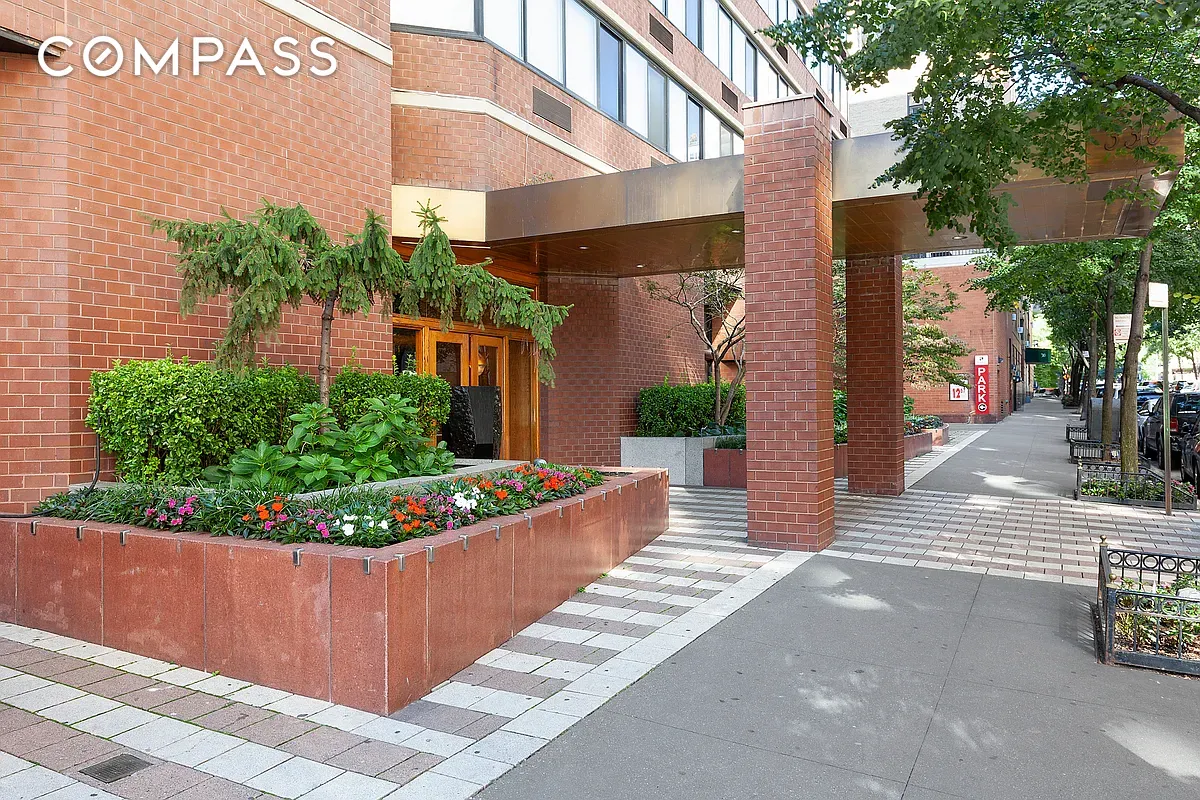 #7 photo, New York City, Lenox Hill , NY 10021