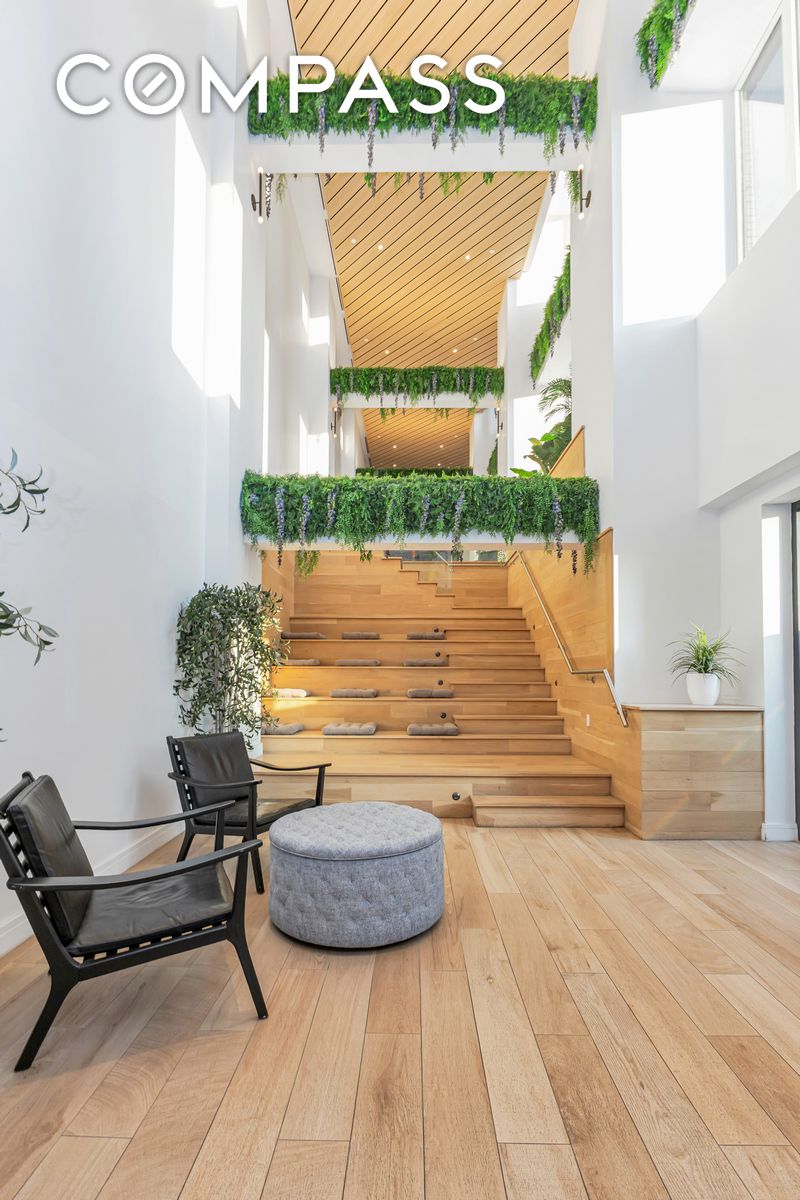 #10 photo, 24-16 Queens Plaza S, Long Island City , NY 11101