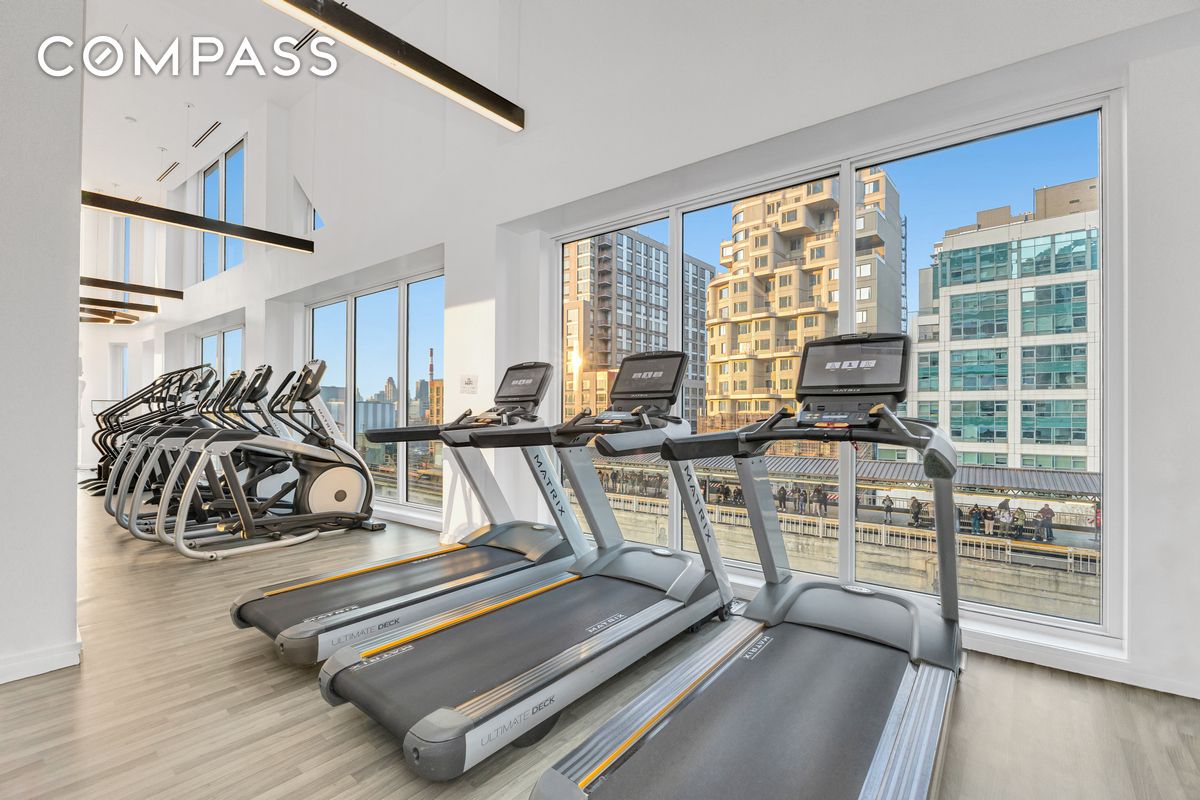 #12 photo, 24-16 Queens Plaza S, Long Island City , NY 11101