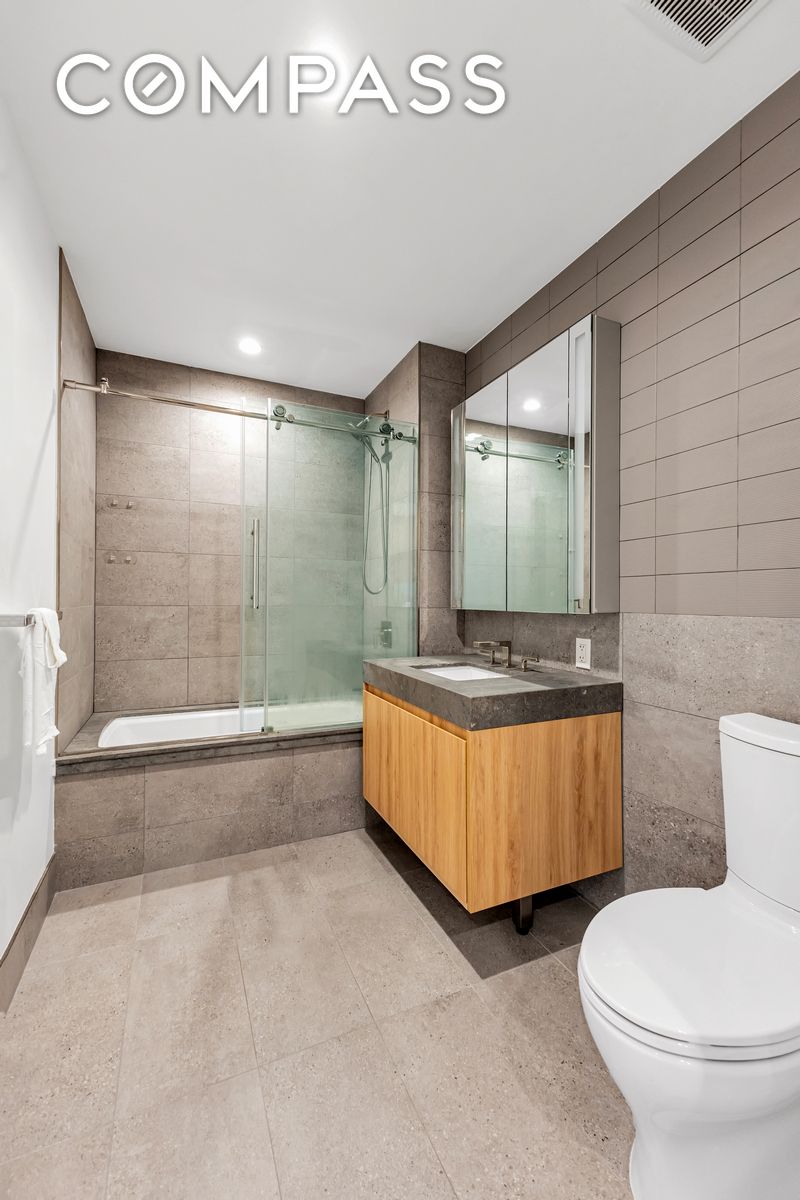 #5 photo, 24-16 Queens Plaza S, Long Island City , NY 11101