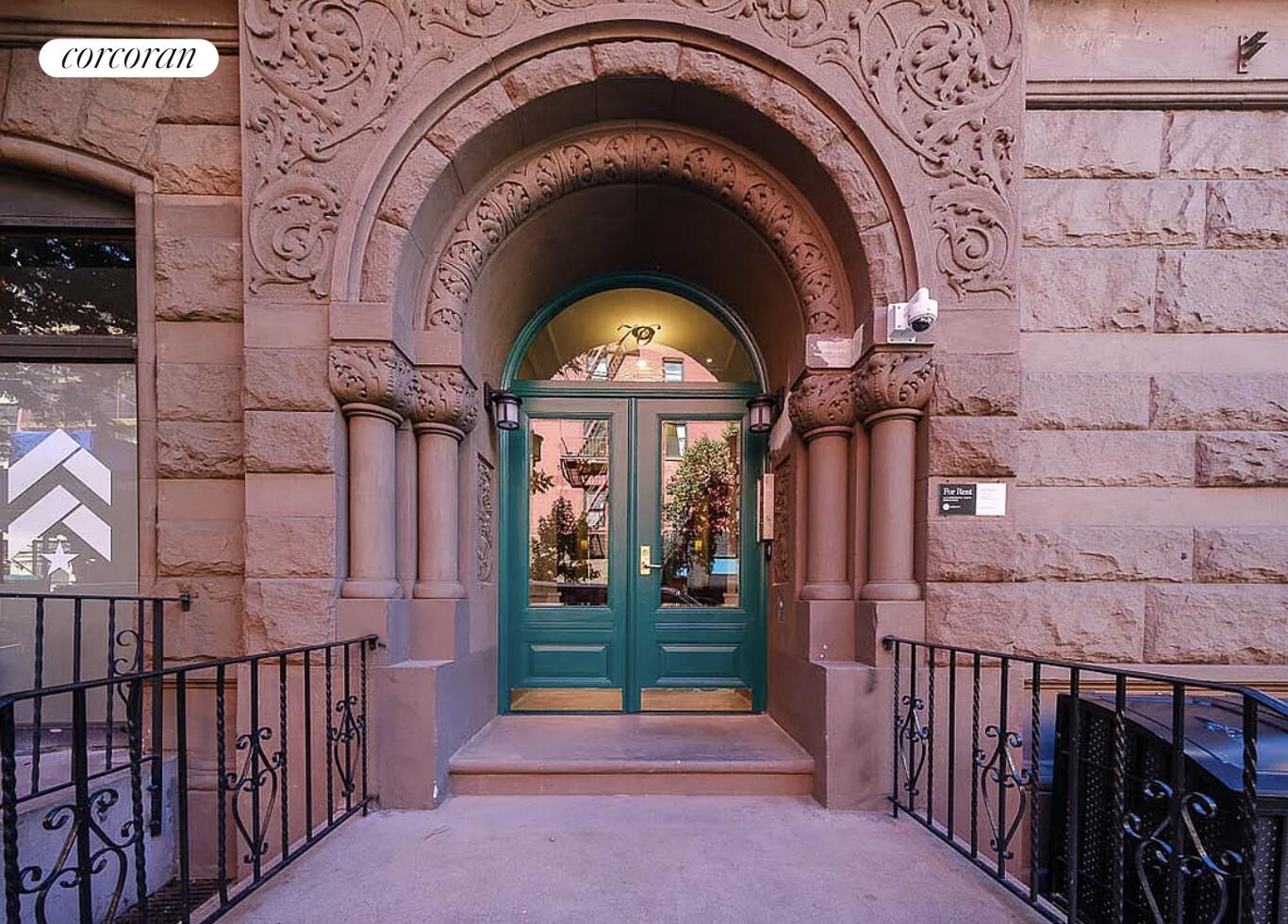 #8 photo, New York City, Lincoln Square , NY 10023