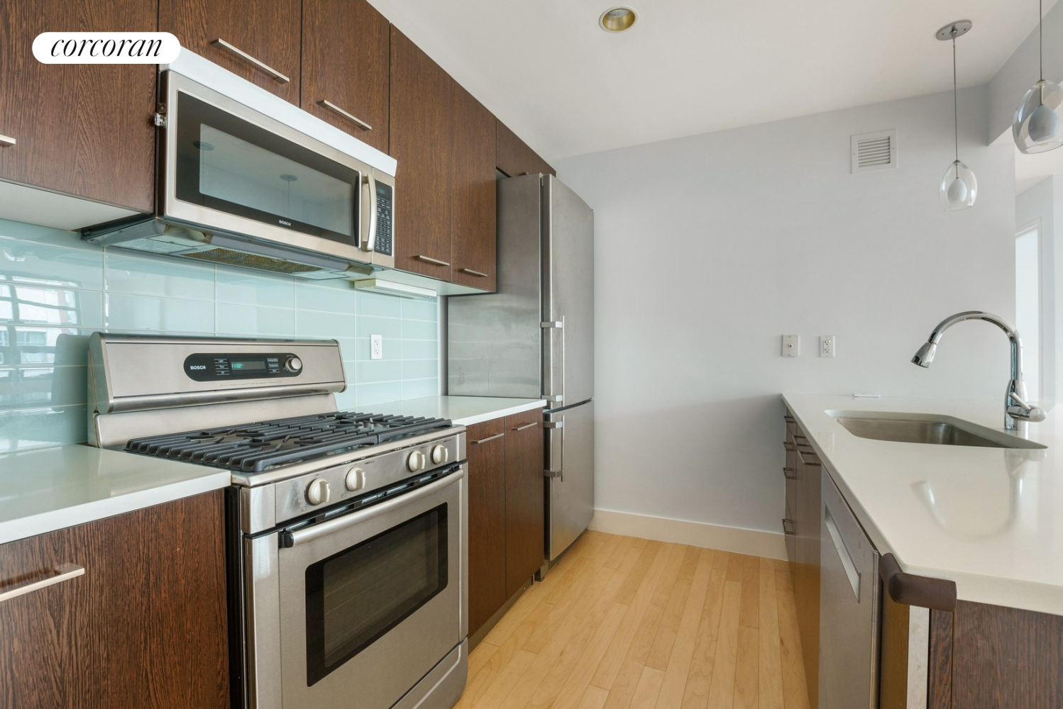 #5 photo, 5-09 48TH Avenue, Hunters Point , NY 11101