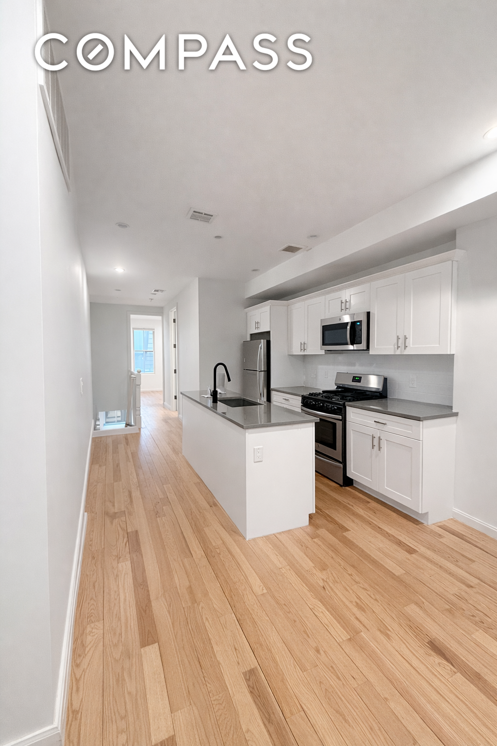 #3 photo, 754 Lafayette Avenue, 브루클린 Bedford-Stuyvesant , NY 11221