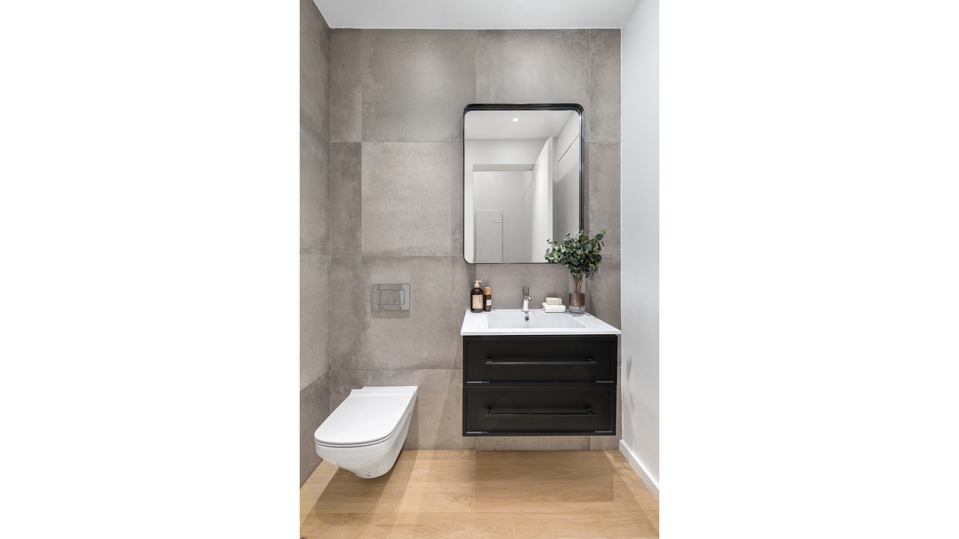 #9 photo, 7 BOND Street, NoHo , NY 10012