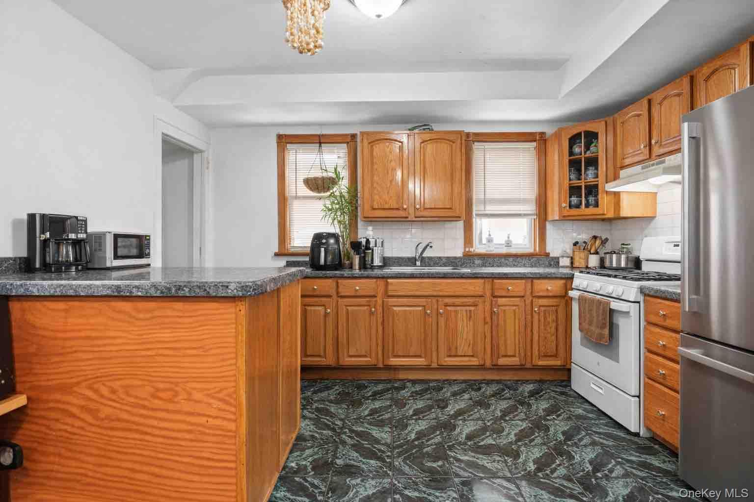 #8 photo, 18216 141st Avenue, Springfield Gardens , NY 11413