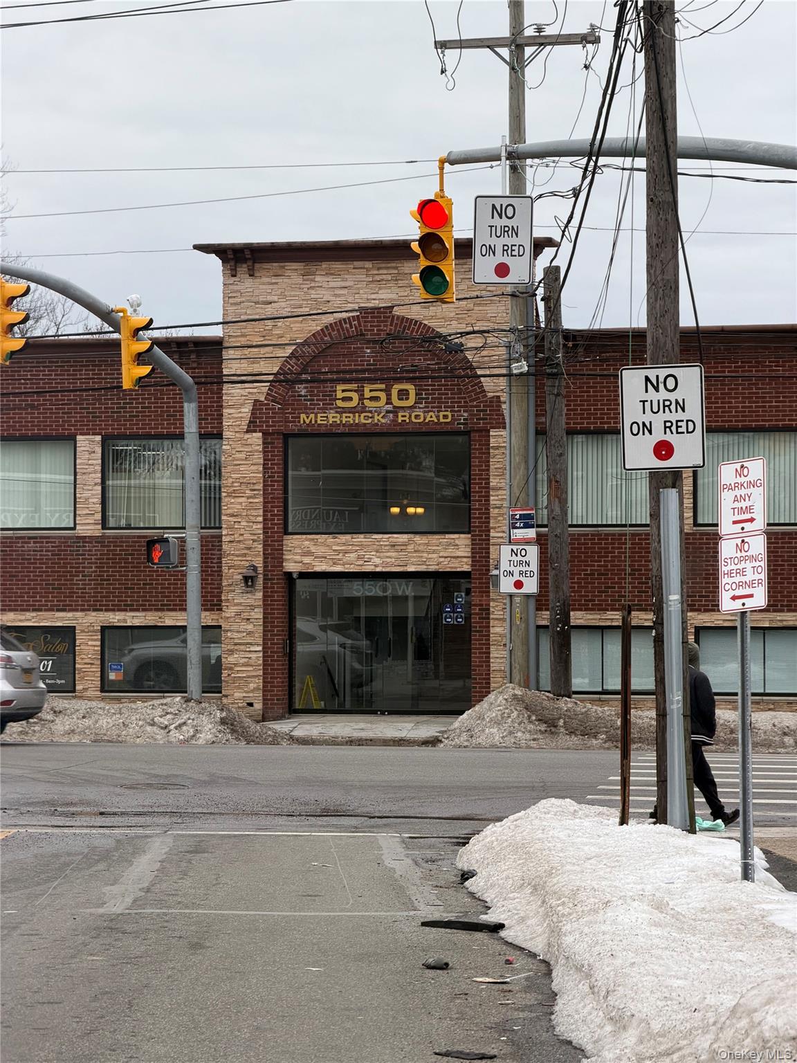 #2 photo, 550 W Merrick Road, Нассау ‖ Valley Stream , NY 11580