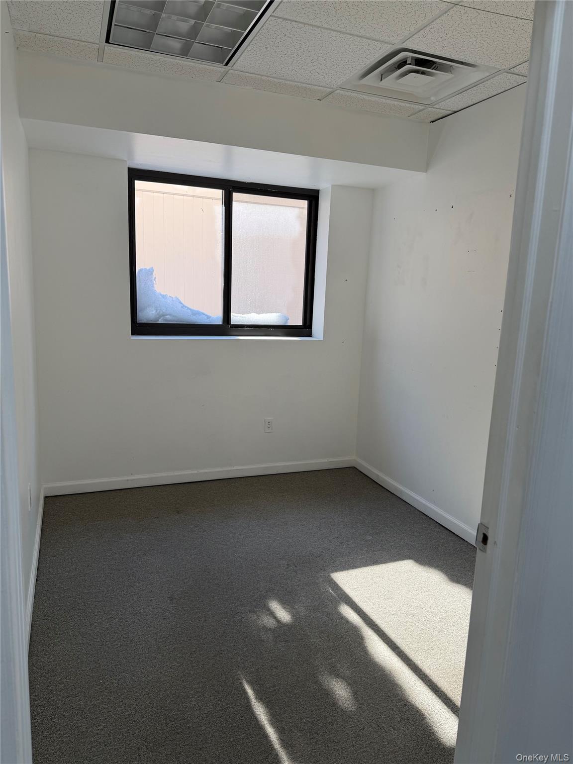 #3 photo, 550 W Merrick Road, Нассау ‖ Valley Stream , NY 11580