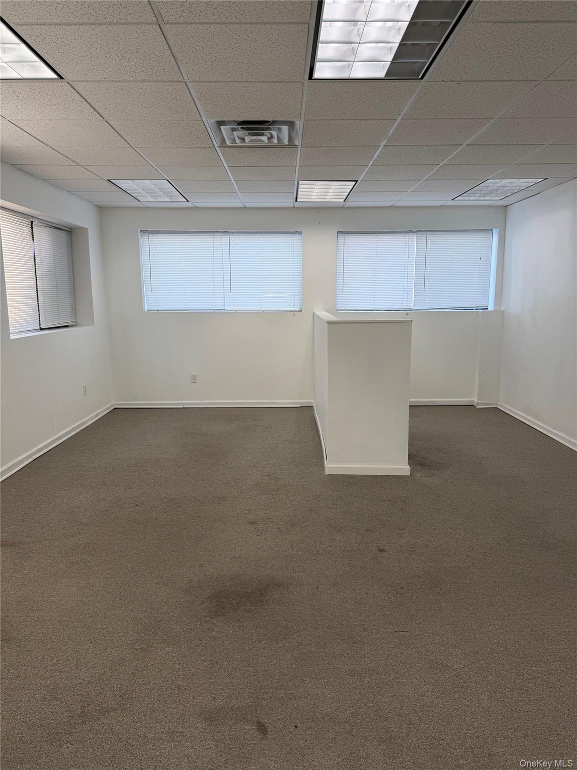 #6 photo, 550 W Merrick Road, Нассау ‖ Valley Stream , NY 11580