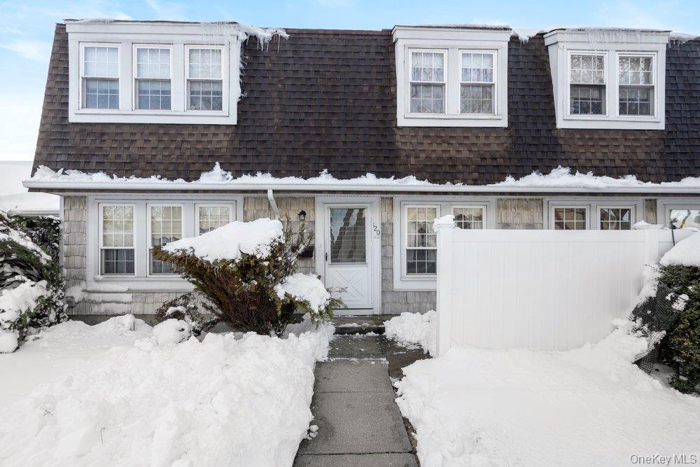 #1 photo, 120 Whalers Cove, Babylon , NY 11702