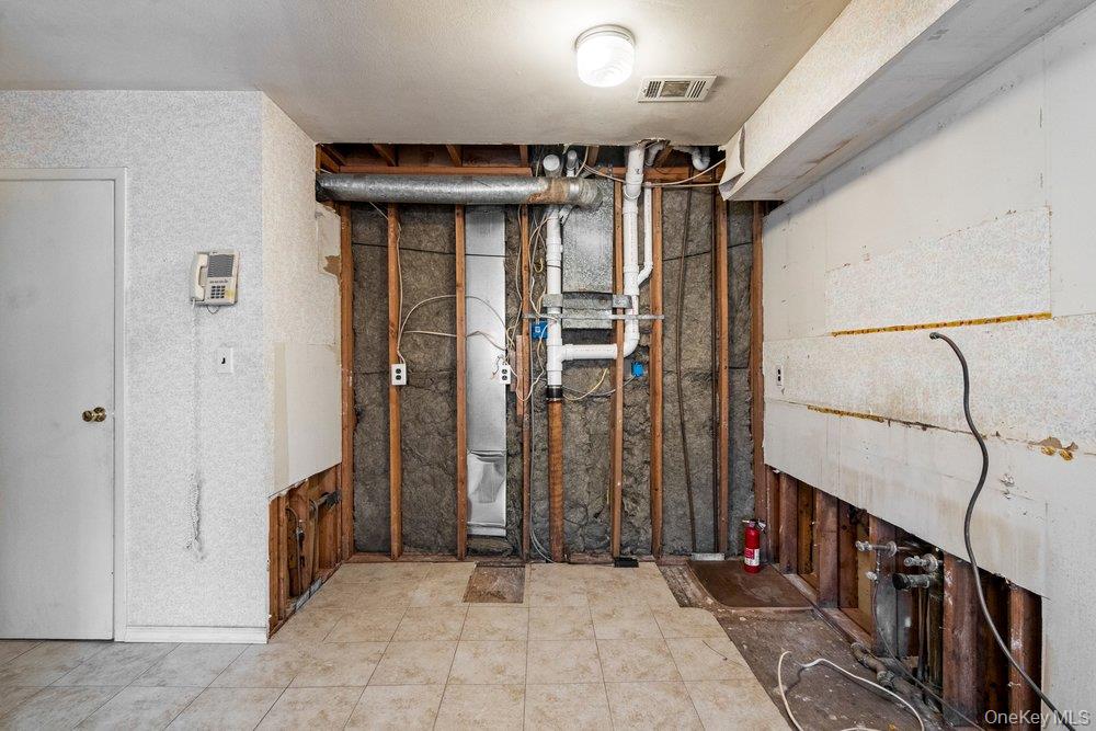 #10 photo, 120 Whalers Cove, Babylon , NY 11702