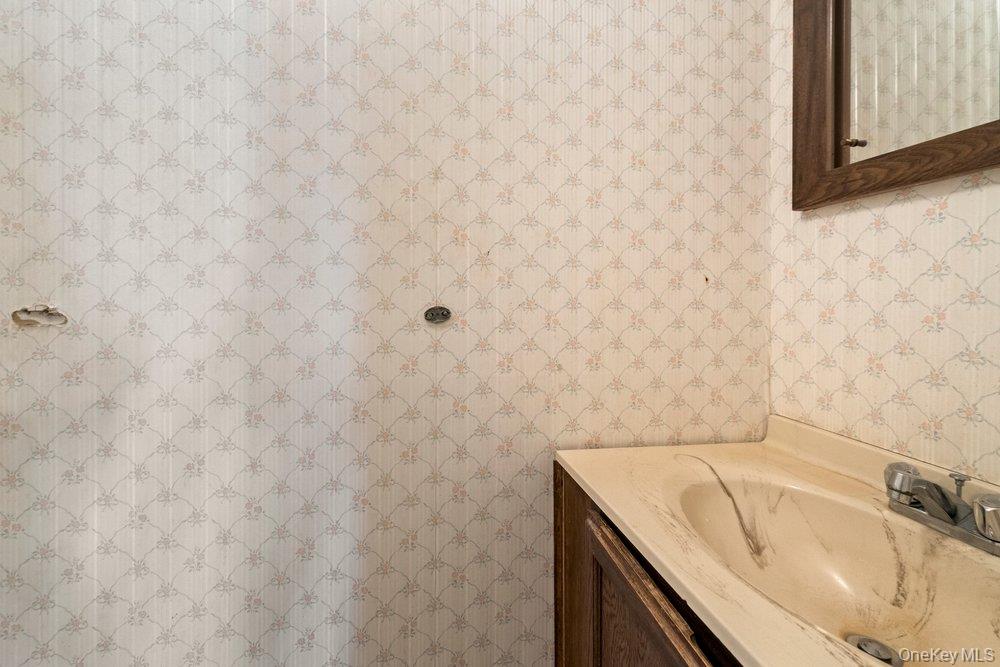 #14 photo, 120 Whalers Cove, Babylon , NY 11702