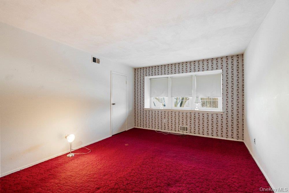 #16 photo, 120 Whalers Cove, Babylon , NY 11702