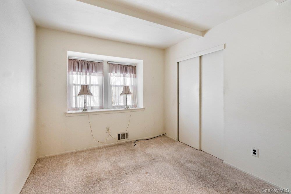 #18 photo, 120 Whalers Cove, Babylon , NY 11702