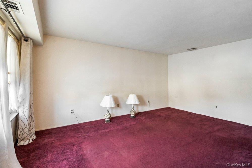 #3 photo, 120 Whalers Cove, Babylon , NY 11702