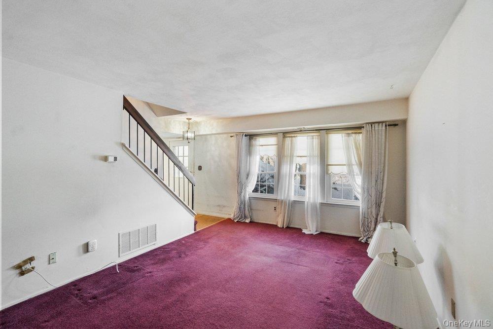 #5 photo, 120 Whalers Cove, Babylon , NY 11702