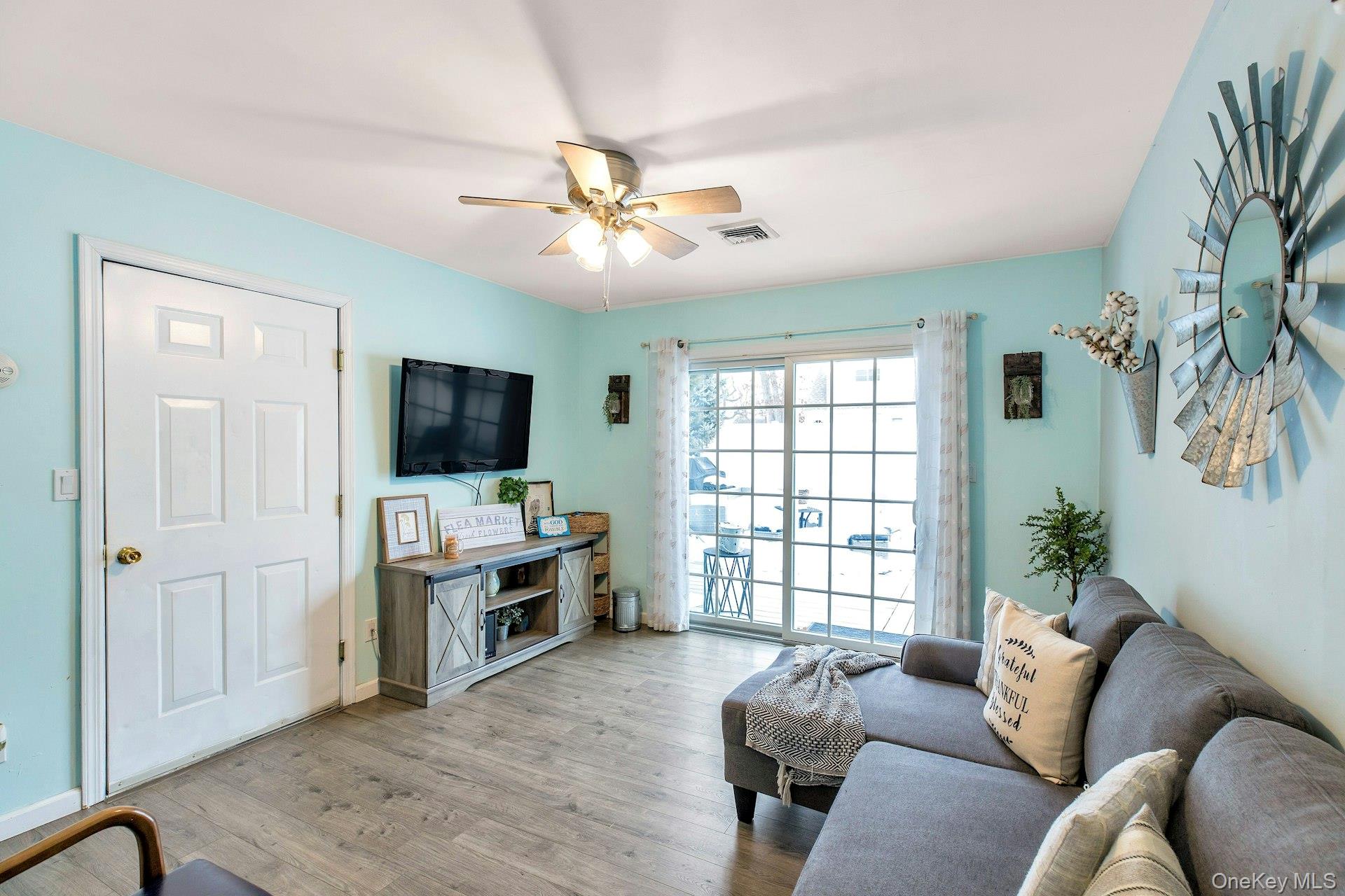 #16 photo, 1295 Wilson Place, सफ़ोक काउंटी West Islip , NY 11795