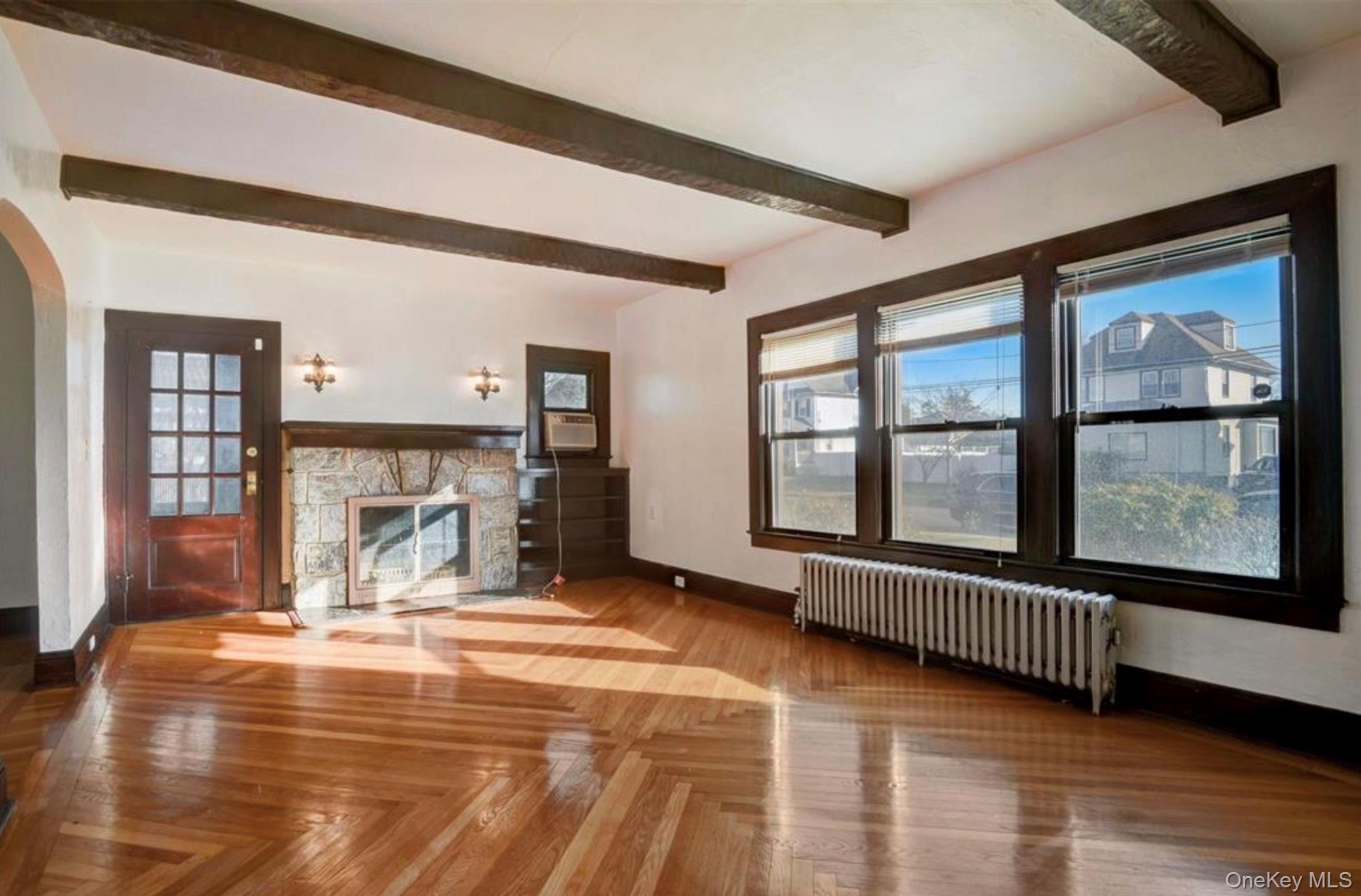 #7 photo, 29 Oak Avenue, Hempstead , NY 11550