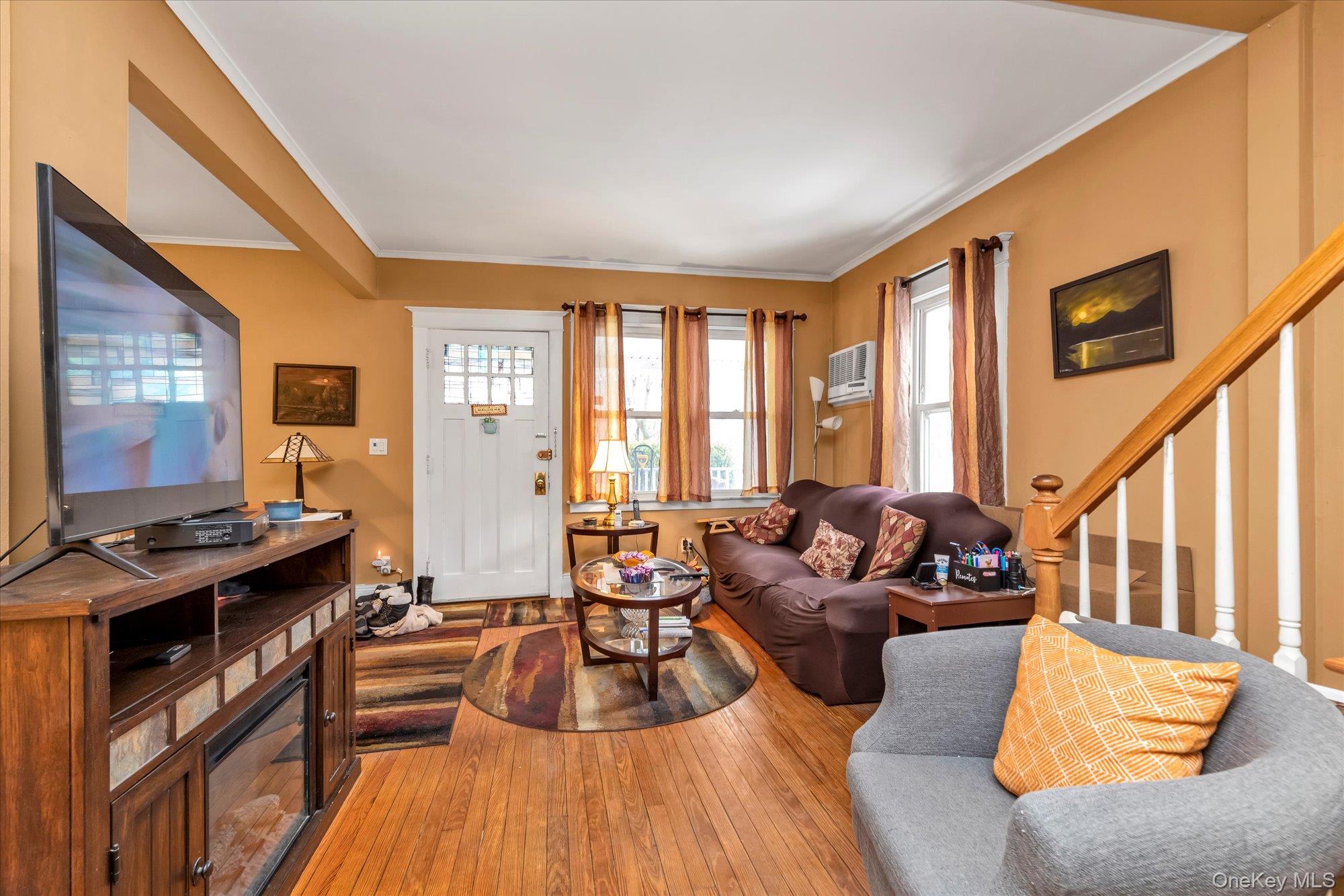 #3 photo, 18 Derby Court, Malverne , NY 11565