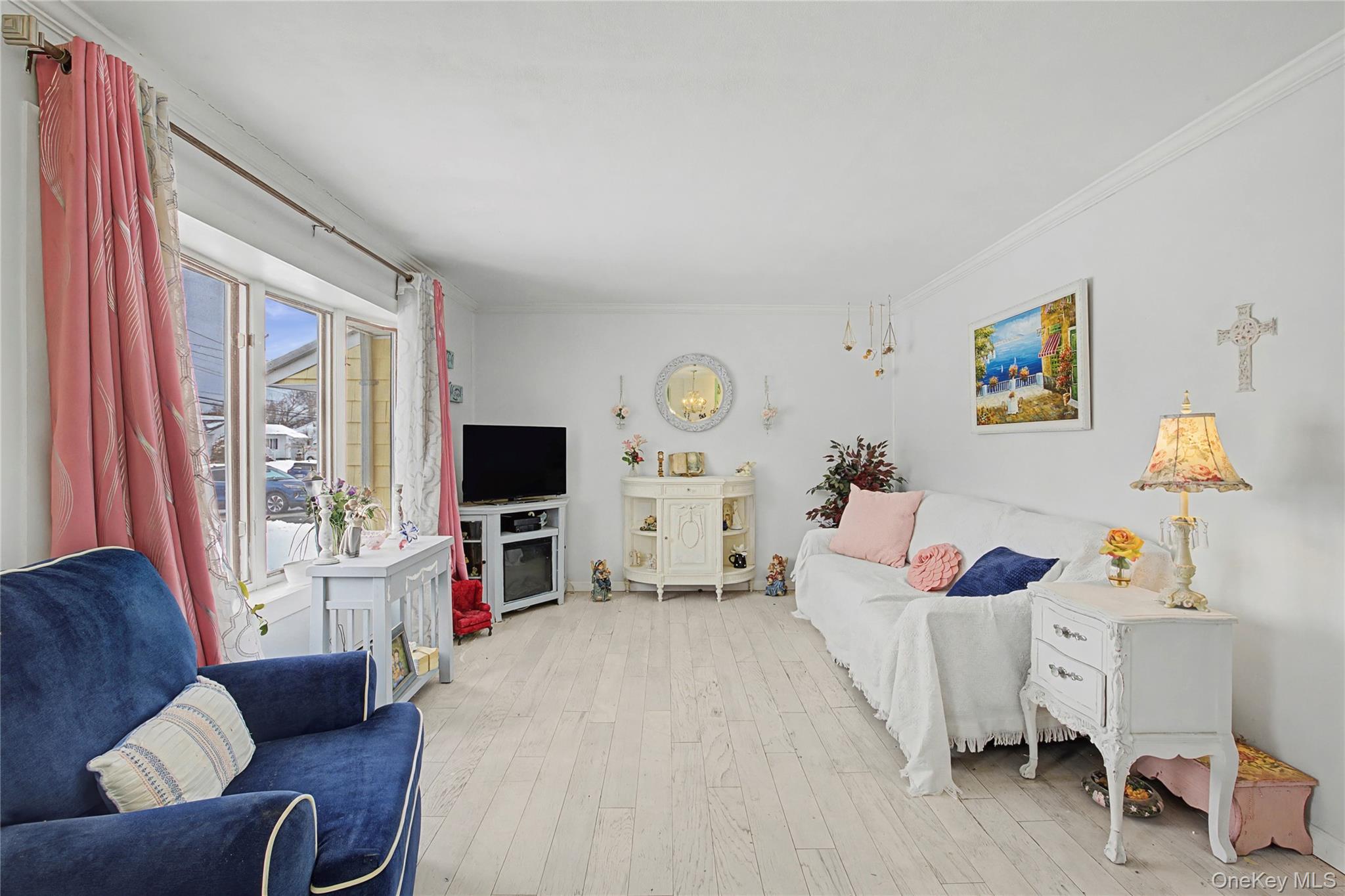 #13 photo, 9 Amherst Road, West Sayville , NY 11796