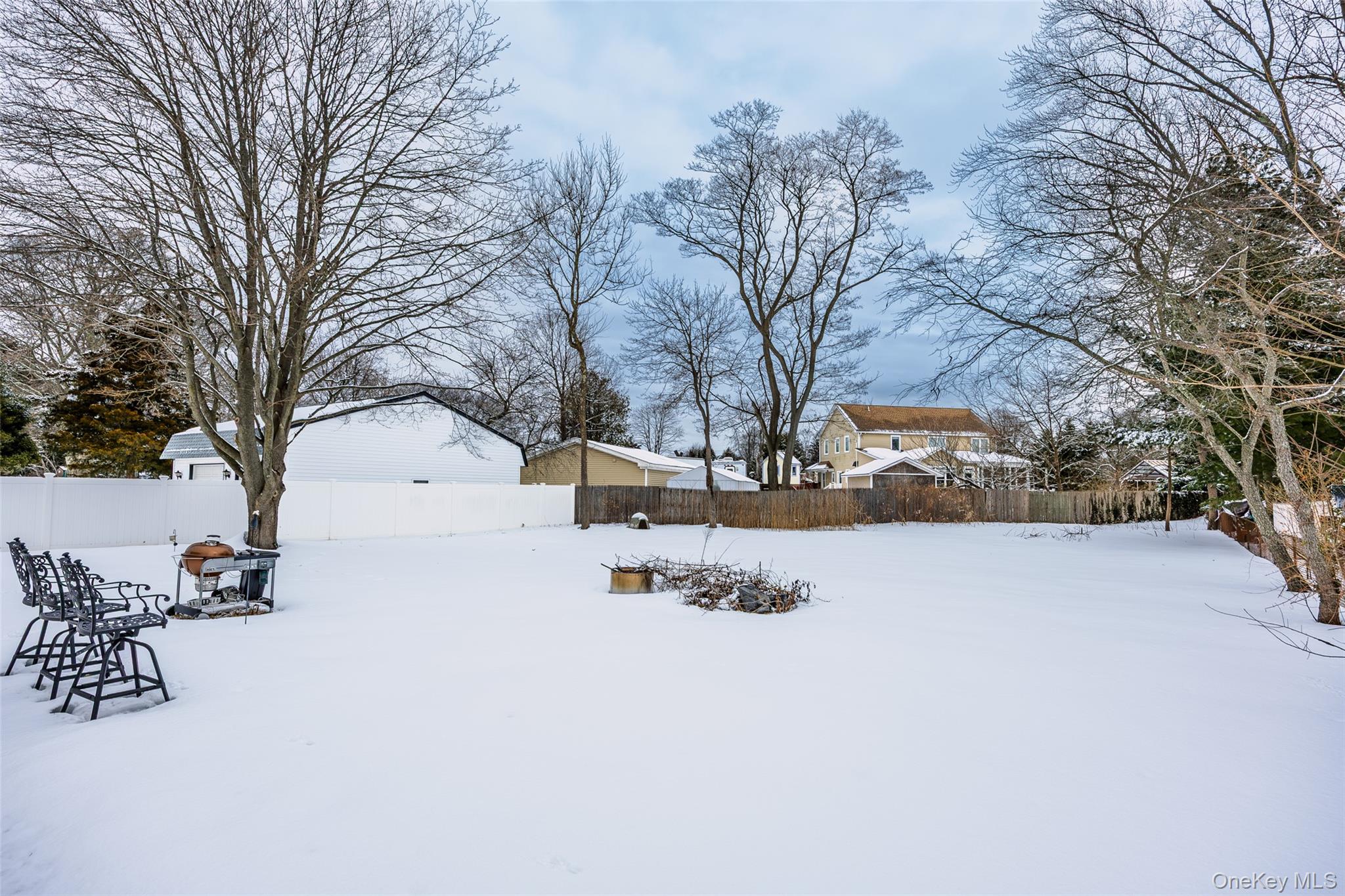 #17 photo, 9 Amherst Road, West Sayville , NY 11796