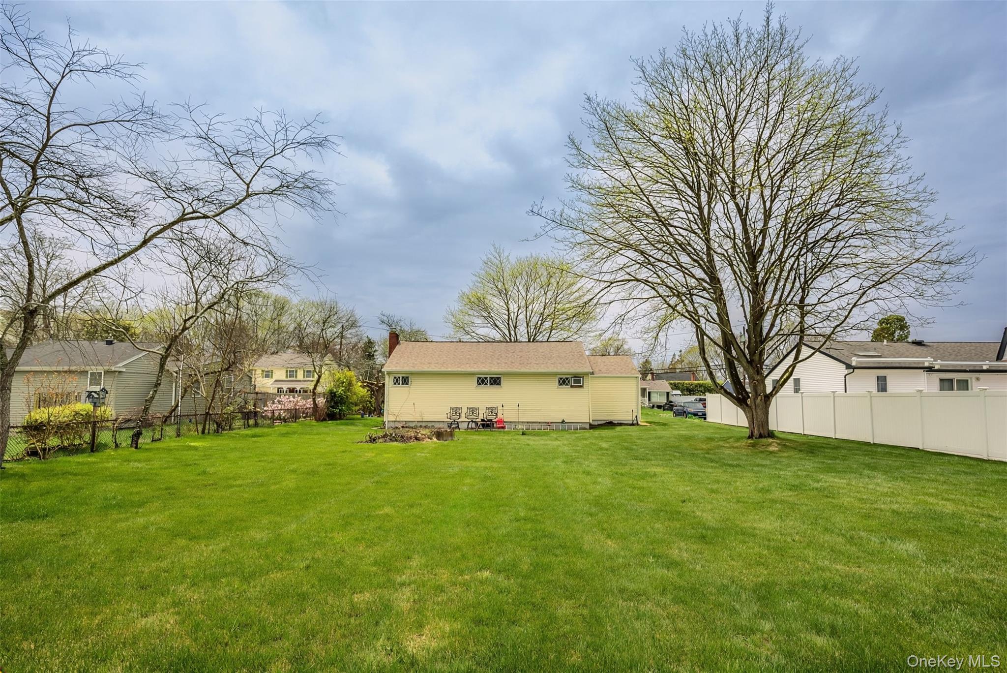 #18 photo, 9 Amherst Road, West Sayville , NY 11796