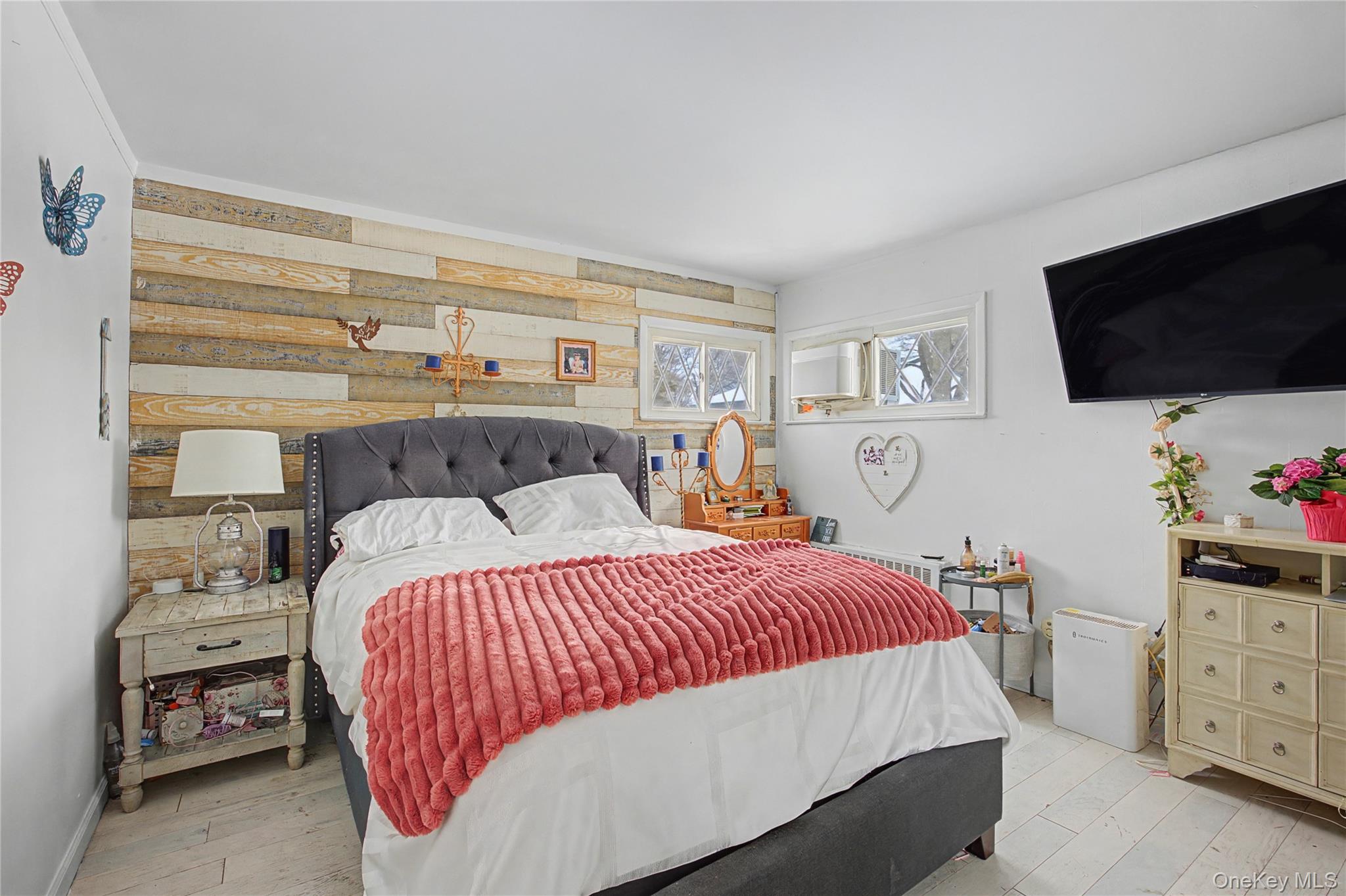 #7 photo, 9 Amherst Road, West Sayville , NY 11796