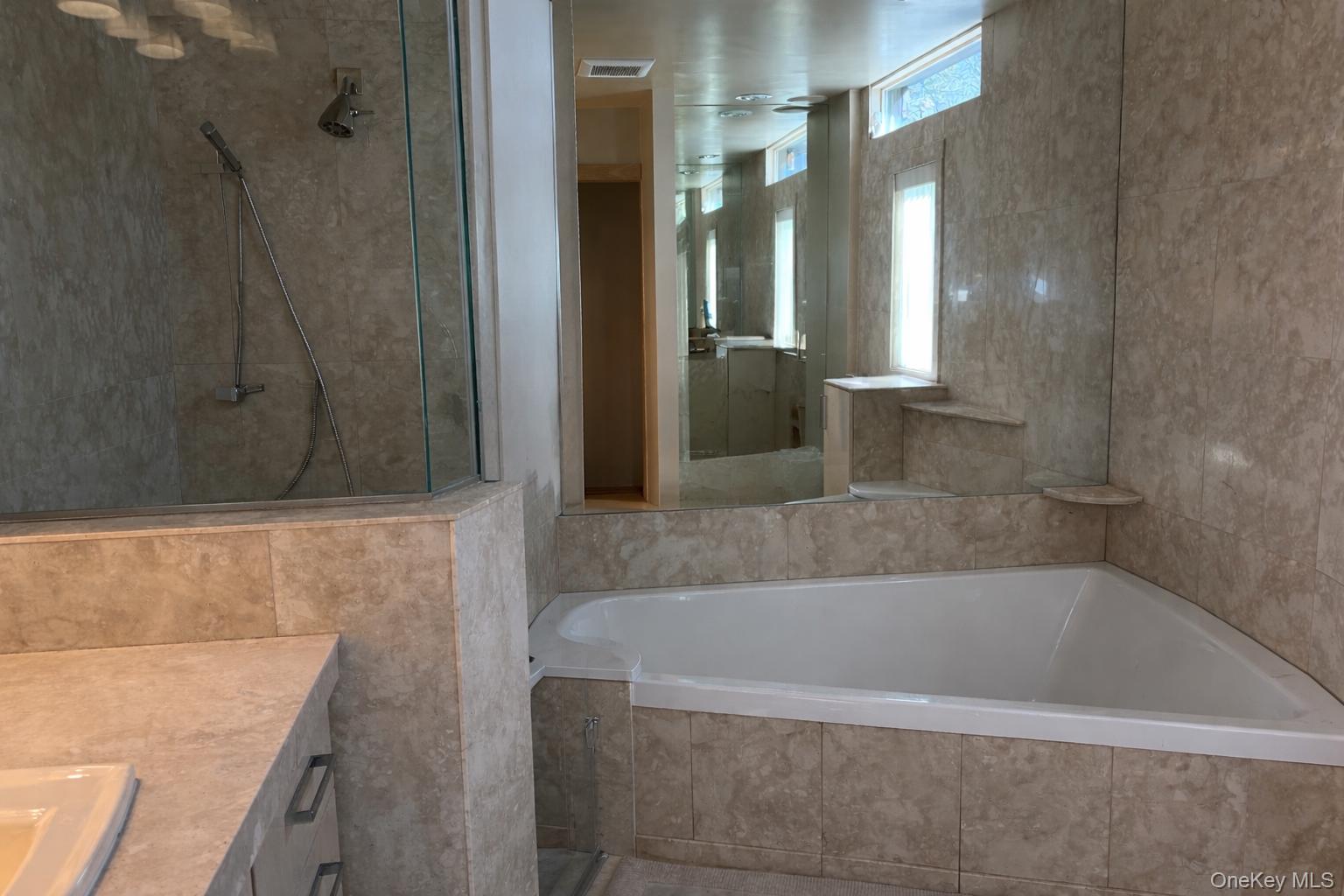 #10 photo, 3 Crestwood Place, 롱 아일랜드 그레이트넥 Great Neck , NY 11024