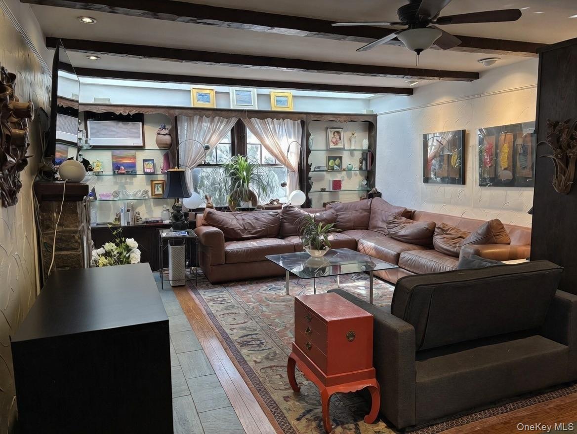 #4 photo, 3 Crestwood Place, Great Neck , NY 11024