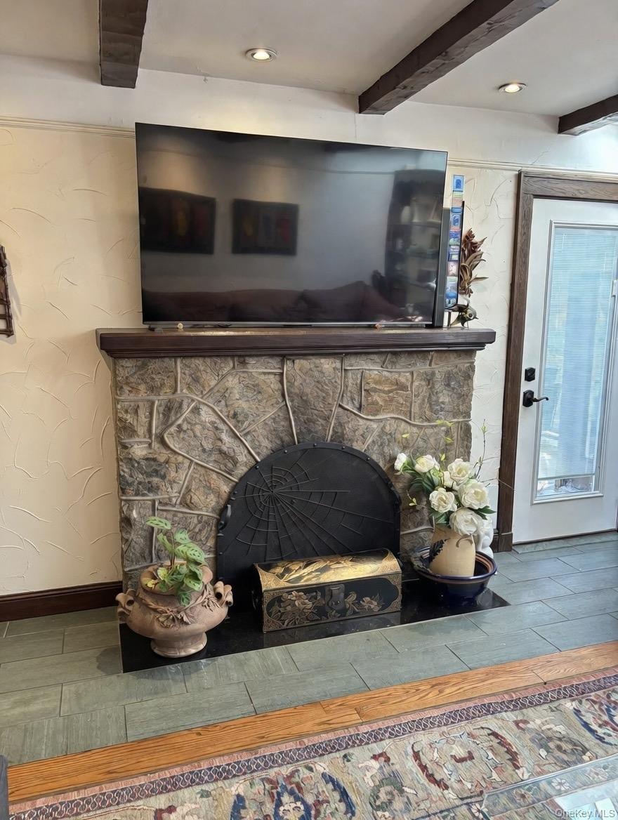 #6 photo, 3 Crestwood Place, Great Neck , NY 11024