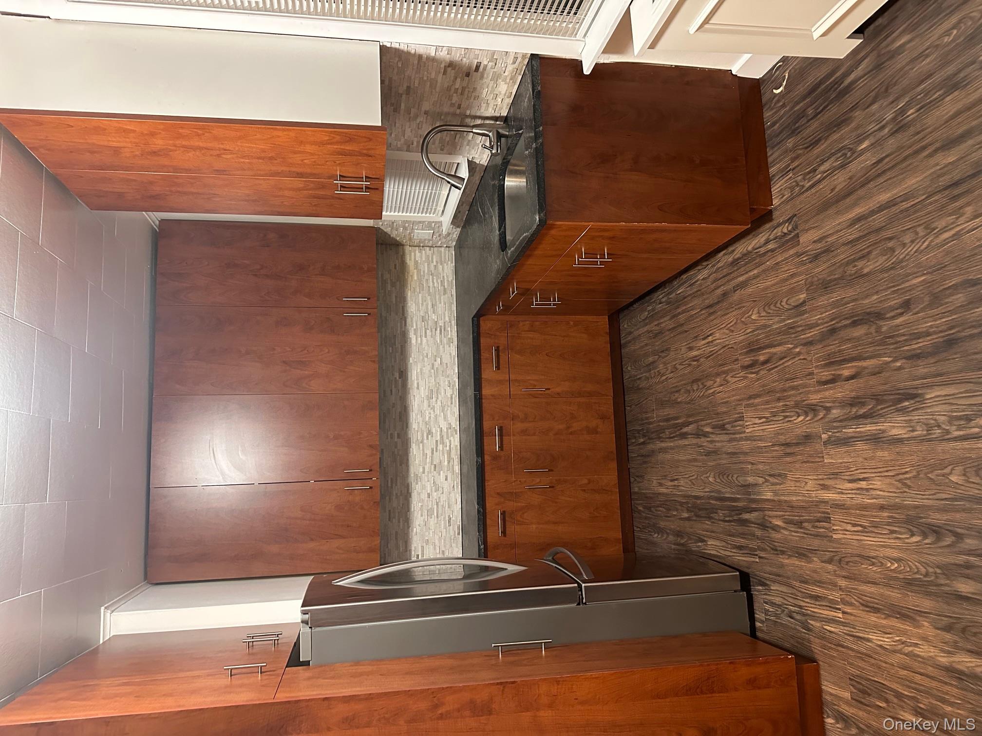 #1 photo, 60-34 56th Road, كوينز Maspeth , NY 11378