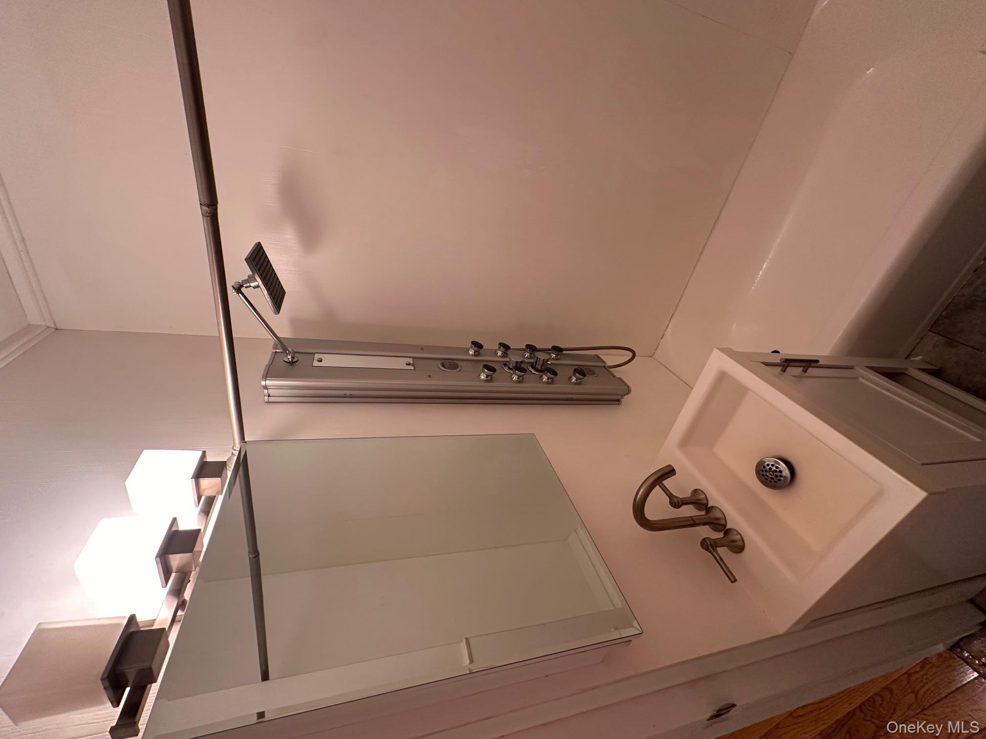 #8 photo, 60-34 56th Road, كوينز Maspeth , NY 11378