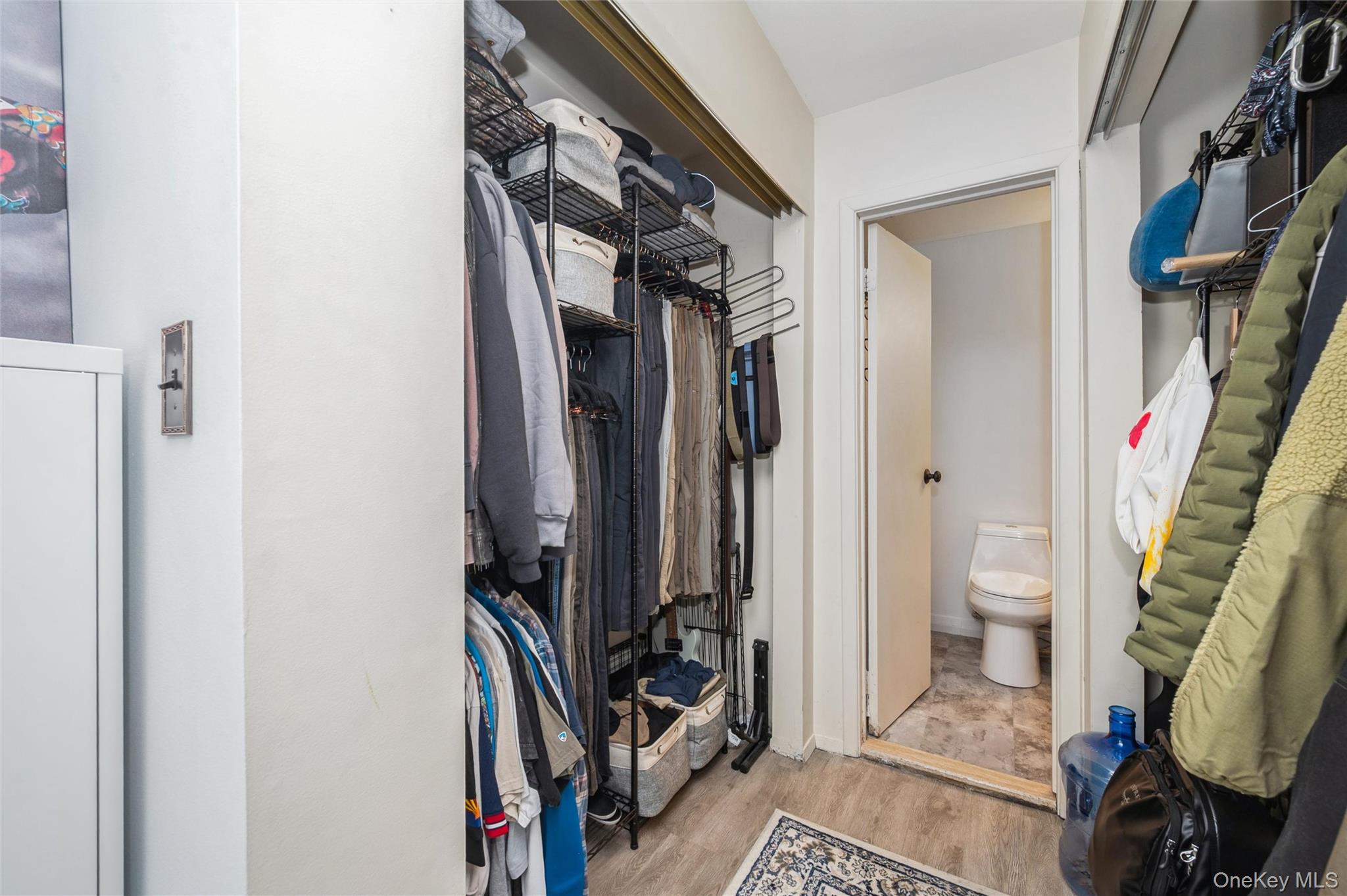 #13 photo, 615 Broadway, Amityville , NY 11701