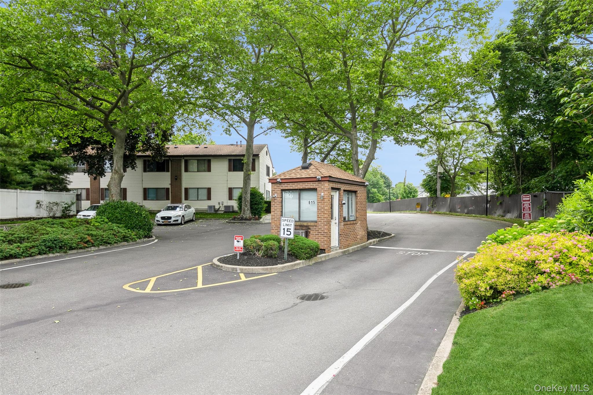 #18 photo, 615 Broadway, Amityville , NY 11701