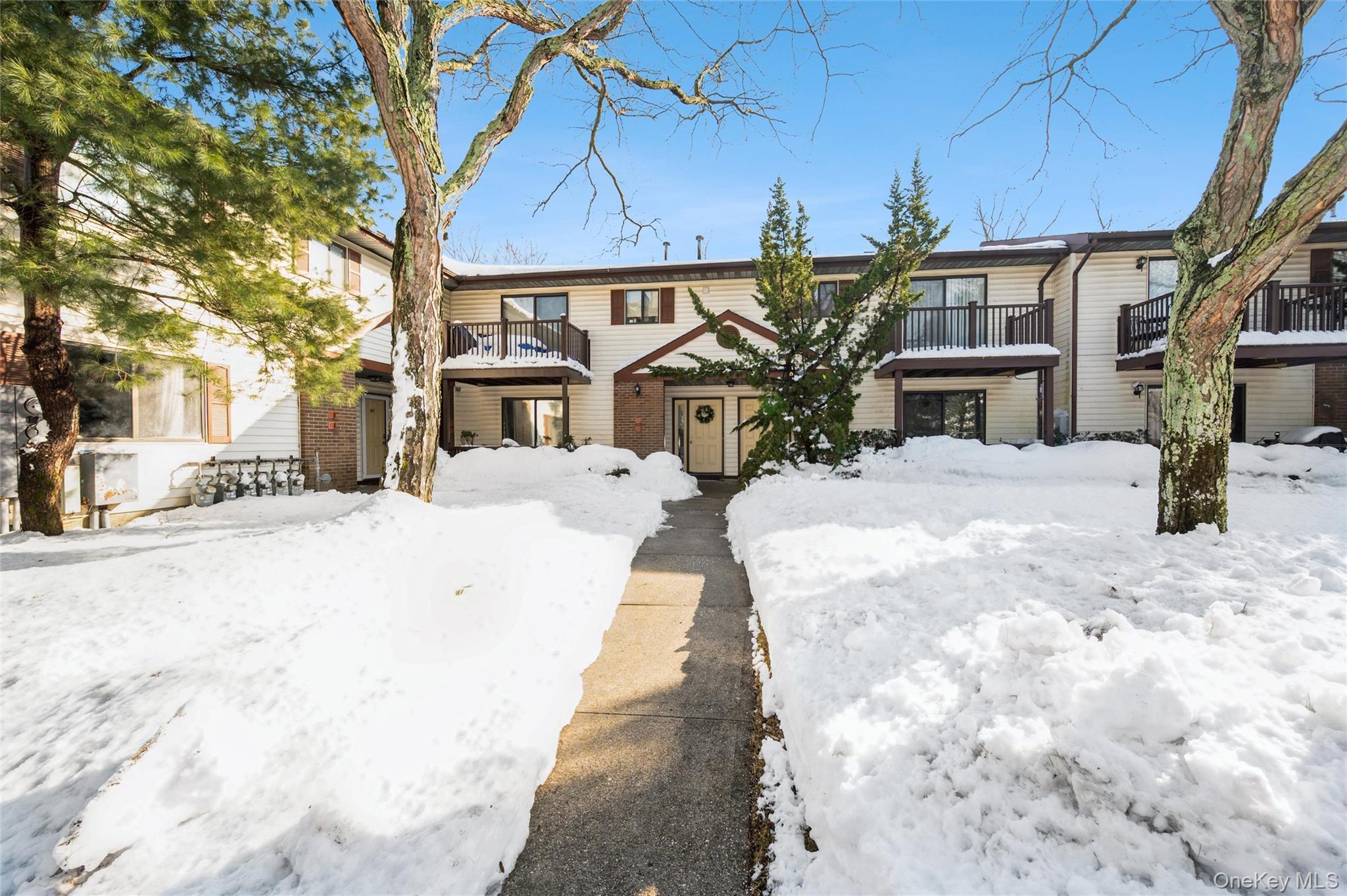 #2 photo, 615 Broadway, Amityville , NY 11701