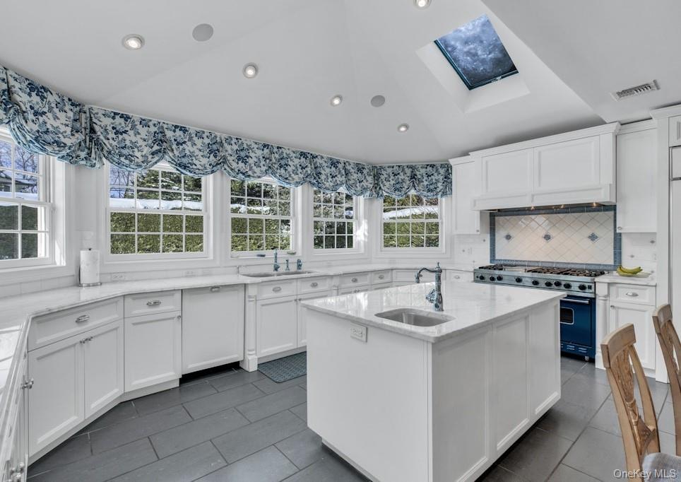 #12 photo, 265 Northwoods Road, Manhasset , NY 11030