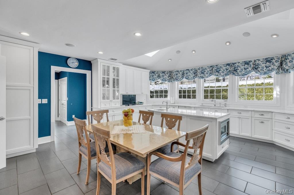 #13 photo, 265 Northwoods Road, Manhasset , NY 11030