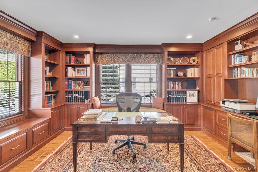 #17 photo, 265 Northwoods Road, Manhasset , NY 11030